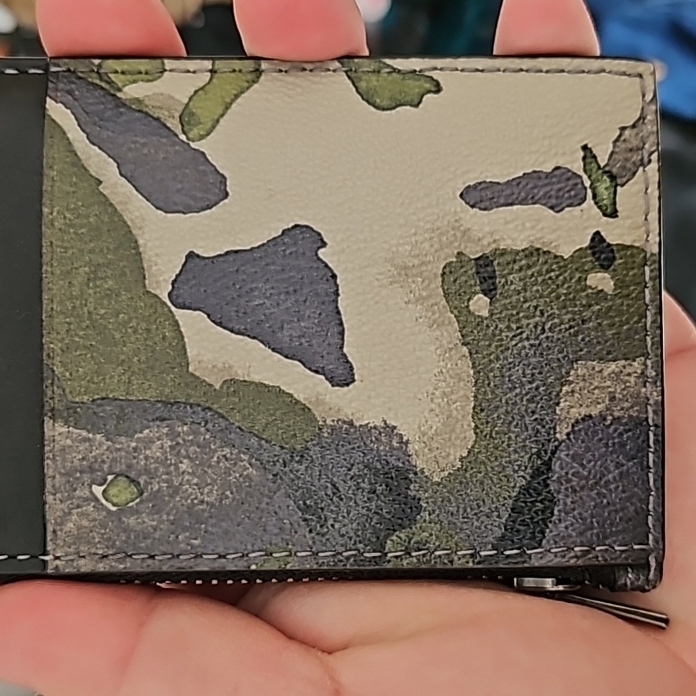 Coach Wallet - Picture 4 of 8